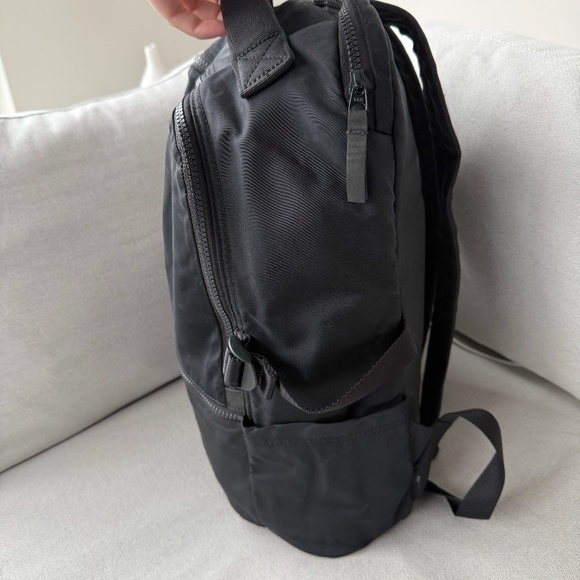 Lululemon New Crew Backpack 22L | Black 22L Lululemon Logo Backpack - Picture 11 of 14